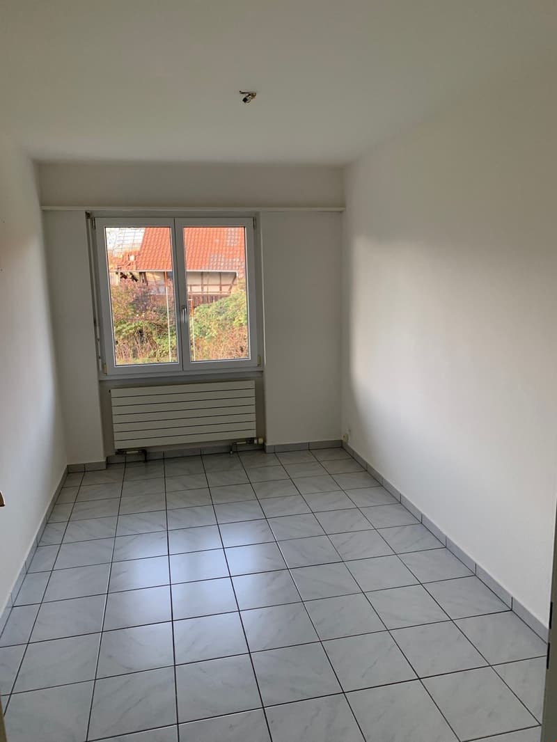Schöne, helle 4 Zimmer Wohnung mit Balkon (9)