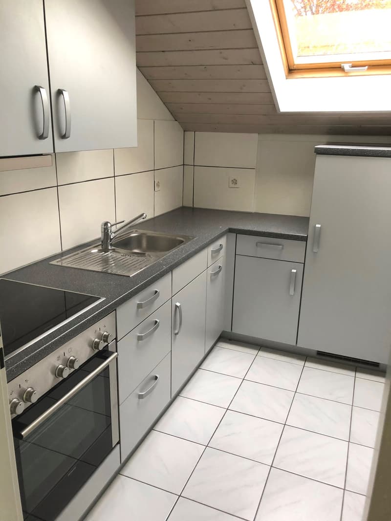 Helle 3.5-Zimmer-Wohnung mit Balkon im ruhigen Schwadernau (3)