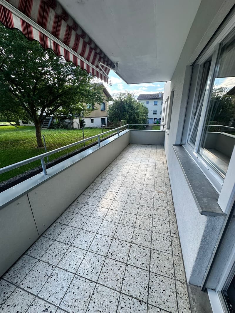 Schöne, helle 4 Zimmer Wohnung mit Balkon (10)