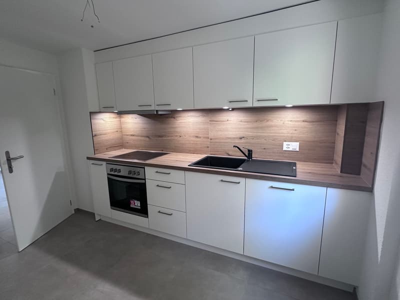 Sofort verfügbar! - frisch sanierte 3 Zimmer Wohnung mit Balkon (2)