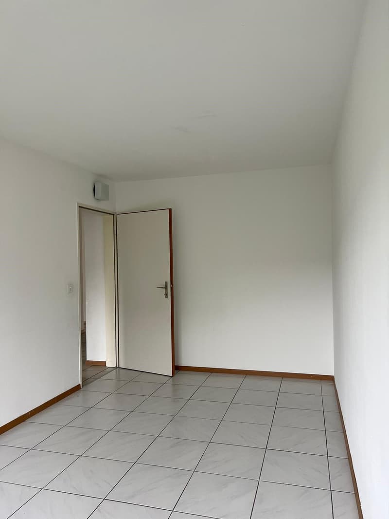 Schöne, grosszügige 3.5 Zimmer Wohnung mit neuer Küche (19)