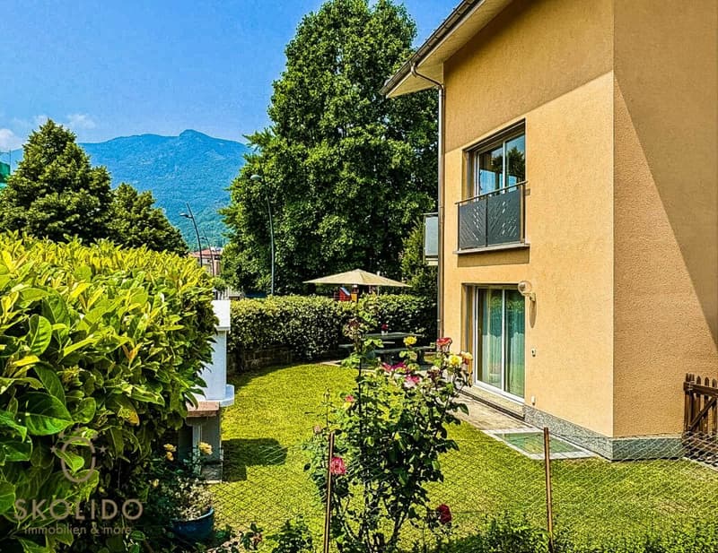 Edificio residenziale con tre appartamenti vacanza e giardino ad Ascona (60)