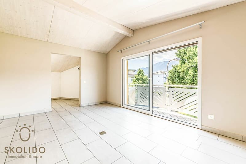 Edificio residenziale con tre appartamenti vacanza e giardino ad Ascona (40)