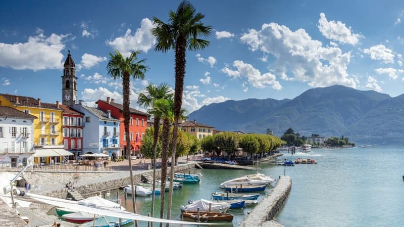 Edificio residenziale con tre appartamenti vacanza e giardino ad Ascona (69)
