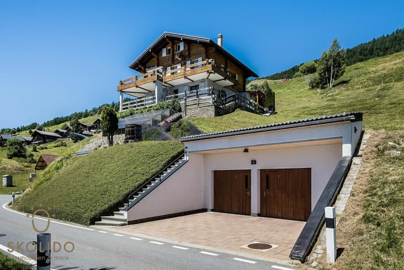 Gepflegtes und modernisiertes Chalet mit Einliegerwohnung und Traumausblick (1)