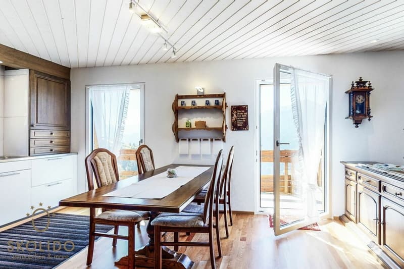 Gepflegtes und modernisiertes Chalet mit Einliegerwohnung und Traumausblick (5)