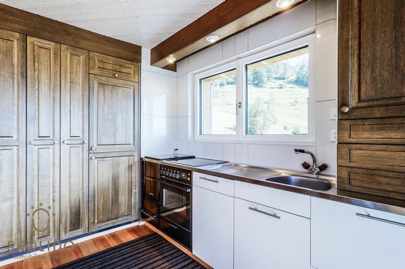 Gepflegtes und modernisiertes Chalet mit Einliegerwohnung und Traumausblick (12)