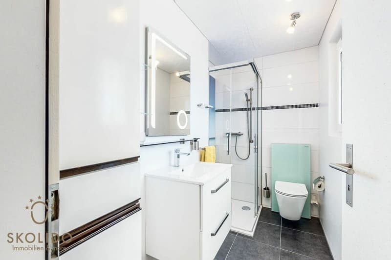 Gepflegtes und modernisiertes Chalet mit Einliegerwohnung und Traumausblick (22)