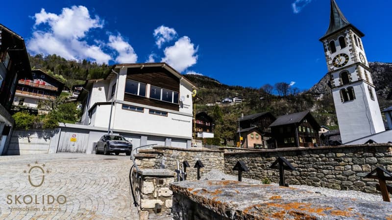 Village shop, large restaurant with terrace, duplex apartment, garages, and building land in the heart of Mund (44)