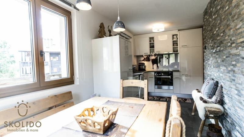 High-quality renovated flat with Alpine charm in a central location (6)