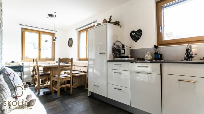 High-quality renovated flat with Alpine charm in a central location (7)