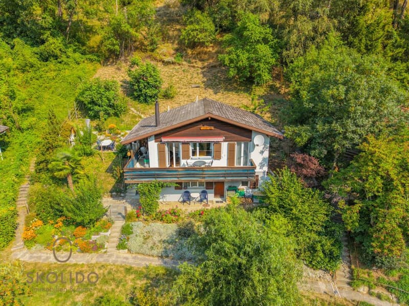 Idyllisches Chalet in mitten der schweizer Alpen mit Umschwung (1)