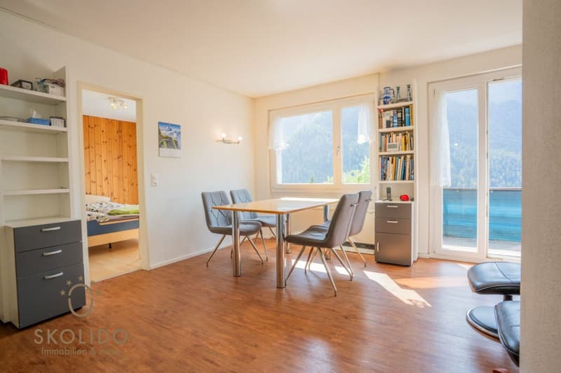 Idyllisches Chalet in mitten der schweizer Alpen mit Umschwung (2)