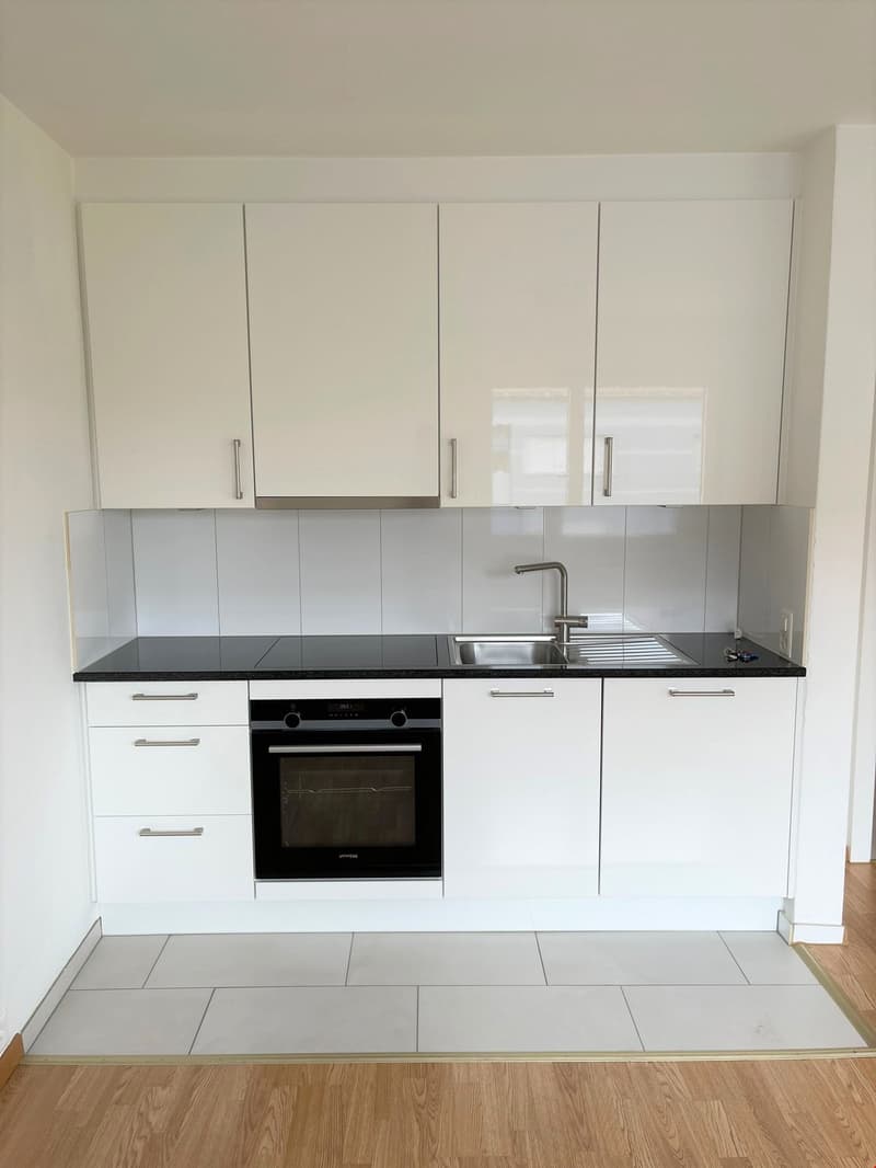 Kompakte 2.5 Zimmer Wohnung Mitten in Derendingen (2)