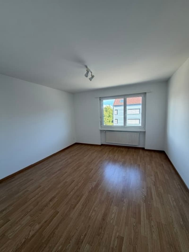 Kompakte 2.5 Zimmer Wohnung Mitten in Derendingen (4)