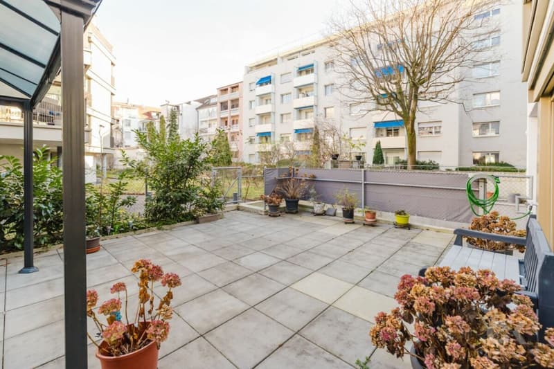 Appartamento Minergie moderno con idillio giardino in posizione centrale (12)