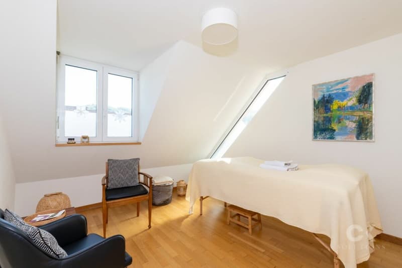 Exklusive 4.5-Zimmer-Galeriewohnung mit hochwertigem Ausbau (11)