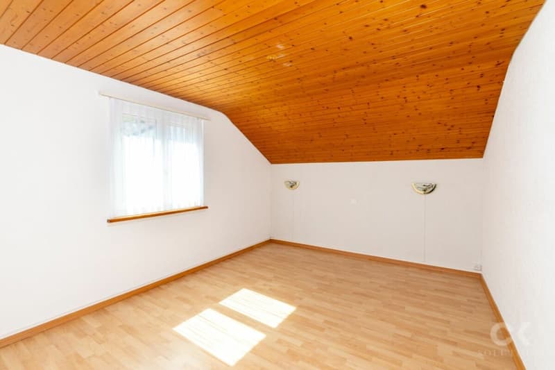 Charmantes Zuhause mit grossem Garten und viel Potenzial (13)