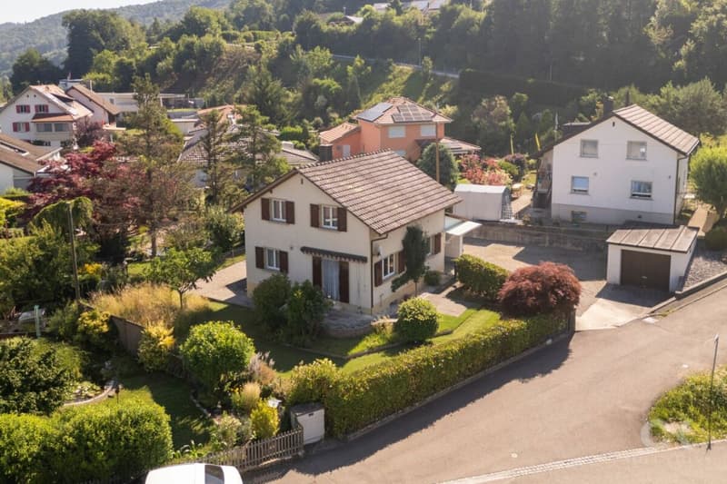 Charmantes Zuhause mit grossem Garten und viel Potenzial (3)