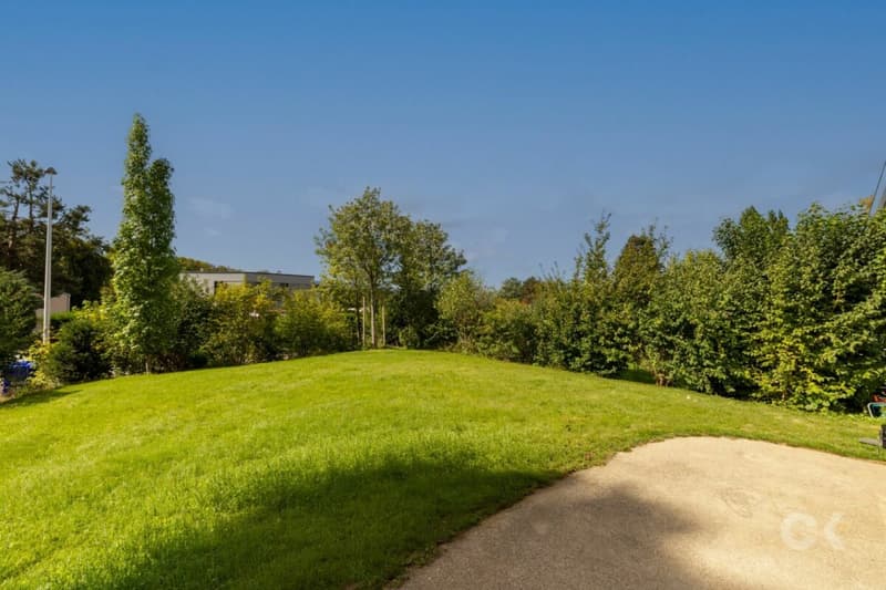 Exklusive Gartenwohnung an bester Lage in Bottmingen! (15)