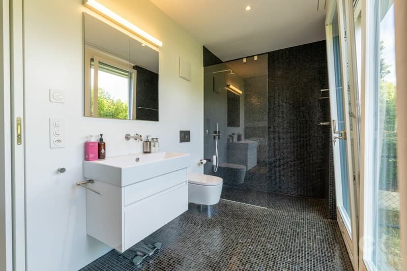 Exklusive Gartenwohnung an bester Lage in Bottmingen! (18)