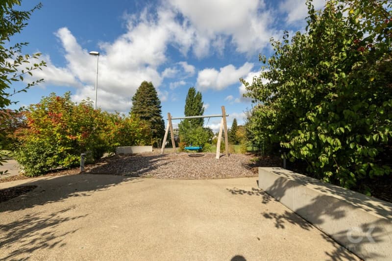 Exklusive Gartenwohnung an bester Lage in Bottmingen! (3)