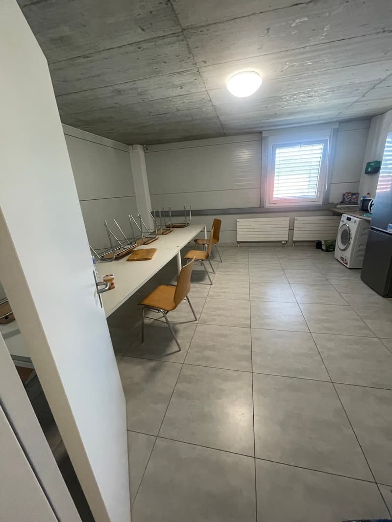 Helles Atelier / Verkaufsfläche zu vermieten in Bannwil (4)