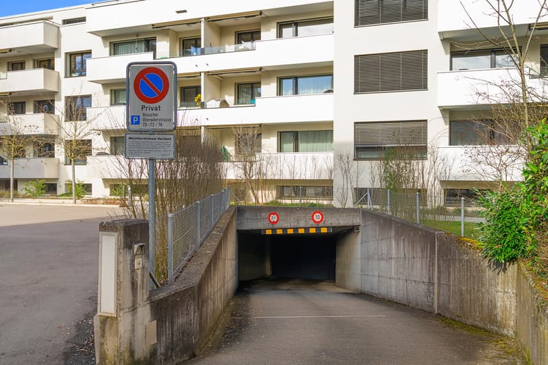 Tiefgarageneinfahrt