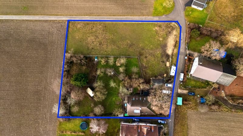 Maison bifamiliale avec grand terrain (20)