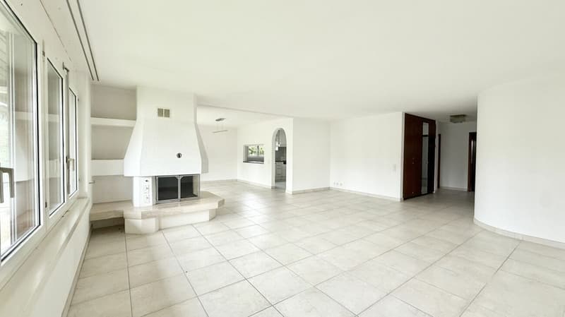 Attraktive, grosszügige und helle 4.5 Zi. Wohnung im Herzen von Aegerten (2)