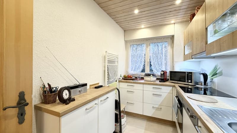 Charmante 2.5 Zimmer Wohnung an perfekter Lage (4)