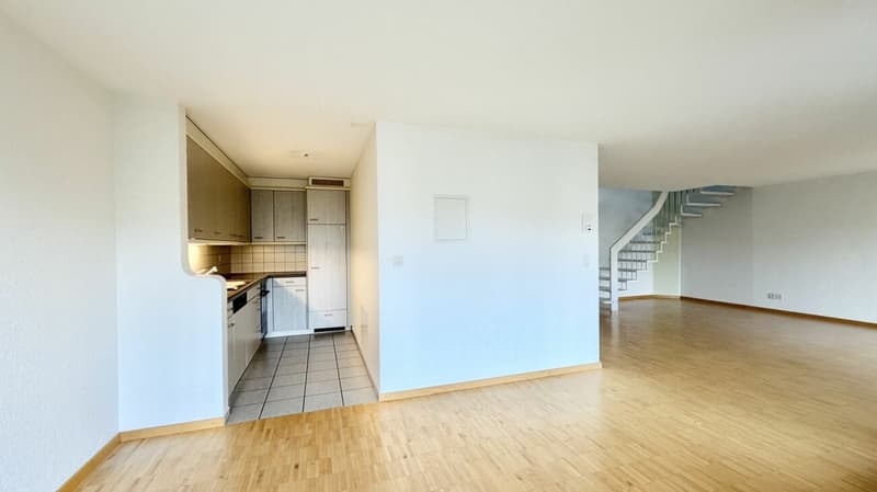 Tolle 3.5 Zi. Maisonette Wohnung mit Alpensicht (4)