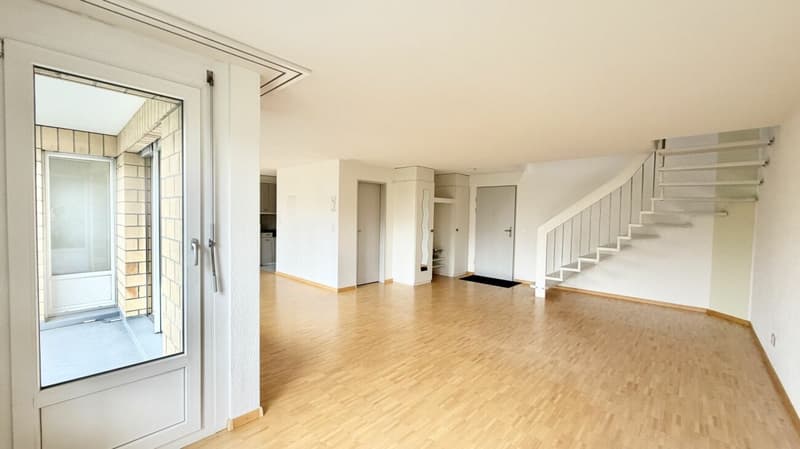 Tolle 3.5 Zi. Maisonette Wohnung mit Alpensicht (3)