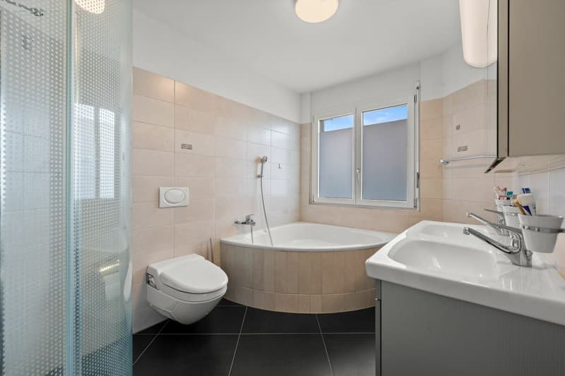 4 1/2 Zimmer- Wohnung im ersten Geschoss (13)