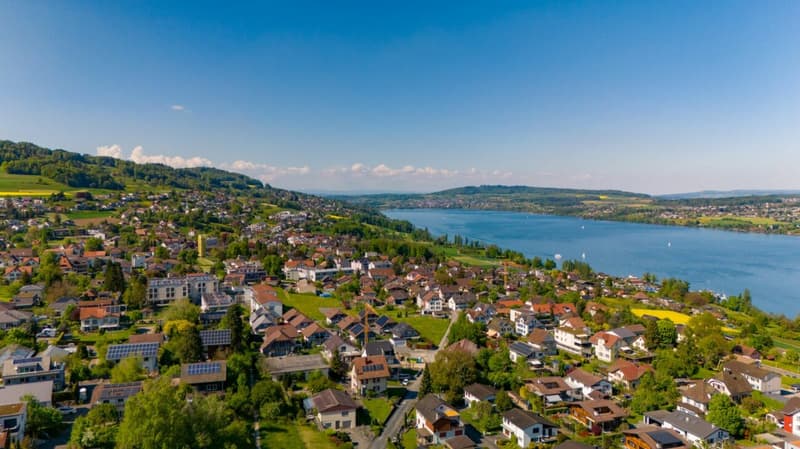 Bauland an guter Lage Wohn- und Gewerbezone mit Seesicht (3)