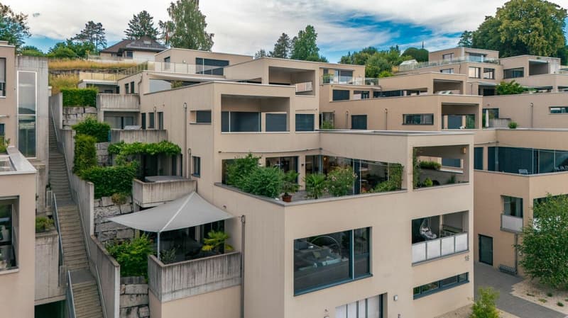Exklusive 4.5-Zimmer-Terrassenwohnung - Modernes Wohnen auf höchstem Niveau (2)