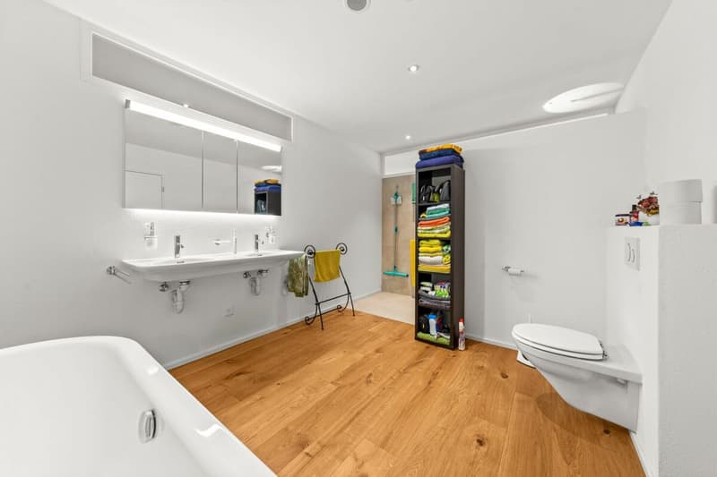 Exklusive 4.5-Zimmer-Terrassenwohnung - Modernes Wohnen auf höchstem Niveau (16)