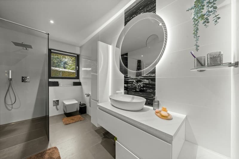 Luxuriöses 7.5 Zimmer  Einfamilienhaus mit viel Platz (19)