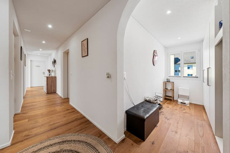 Exklusive 5.5-Zimmer-Attikawohnung mit 152 m² Terrasse & Weitsicht! (15)