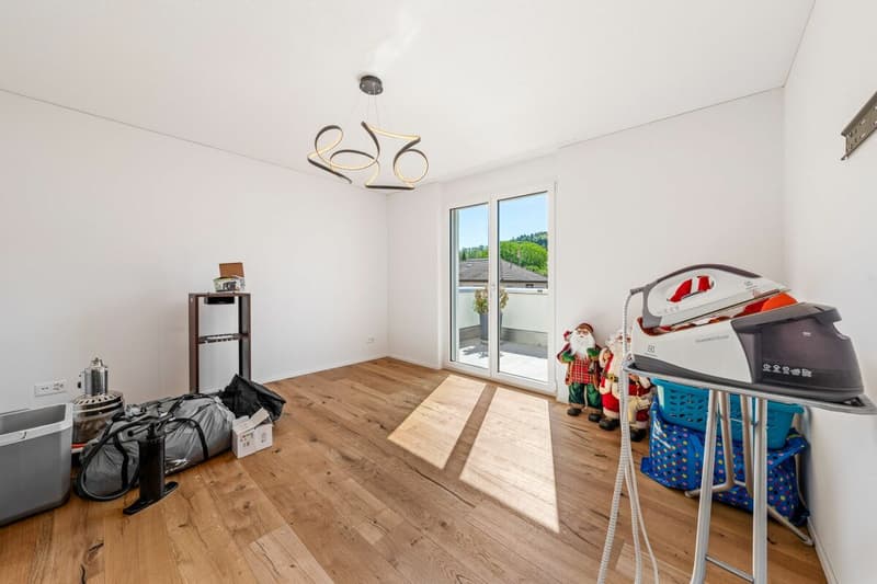 Exklusive 5.5-Zimmer-Attikawohnung mit 152 m² Terrasse & Weitsicht! (20)