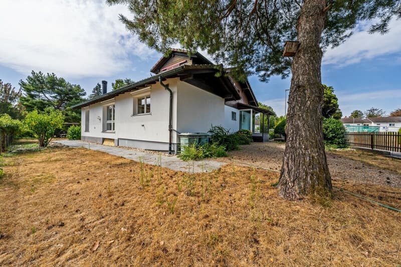 Wohnglück am Wasser: Exklusives 6.5 Zimmer Haus mit privater Natur Oase (26)