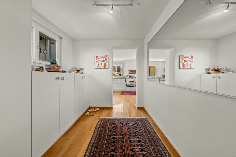 Wohnglück am Wasser: Exklusives 6.5 Zimmer Haus mit privater Natur Oase (14)