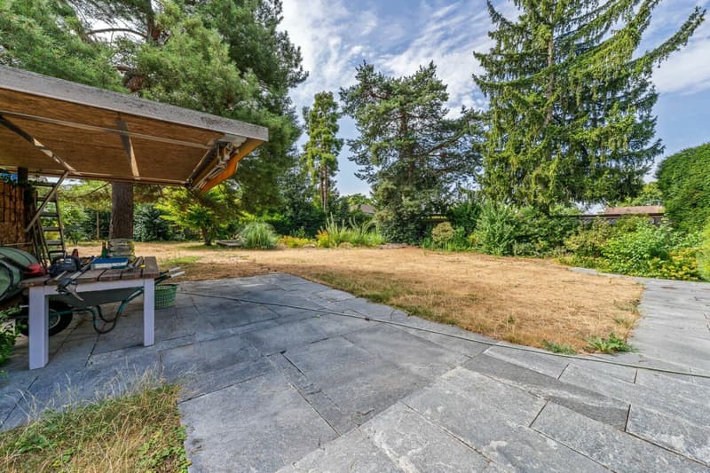 Wohnglück am Wasser: Exklusives 6.5 Zimmer Haus mit privater Natur Oase (23)