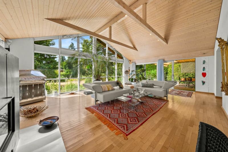 Wohnglück am Wasser: Exklusives 6.5 Zimmer Haus mit privater Natur Oase (5)