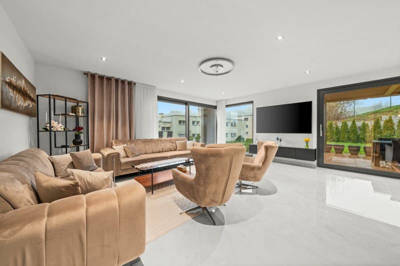 Luxuriöses 7.5 Zimmer  Einfamilienhaus mit viel Platz (3)