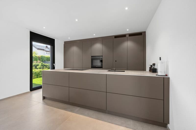Exklusives Einfamilienhaus mit Pool, Smarthome und luxuriöser Ausstattung (6)