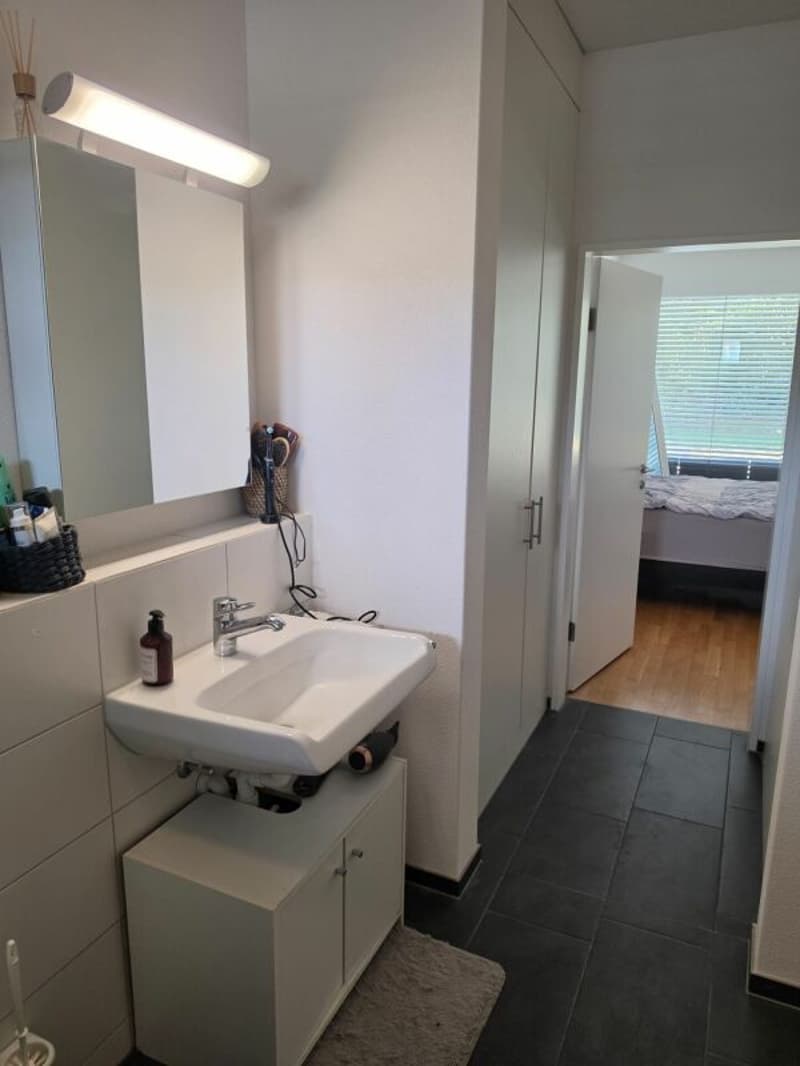 Moderne 2.5 Zimmer Minergiewohnung mit 16 m2 Balkon & Option auf E-Ladestation (6)