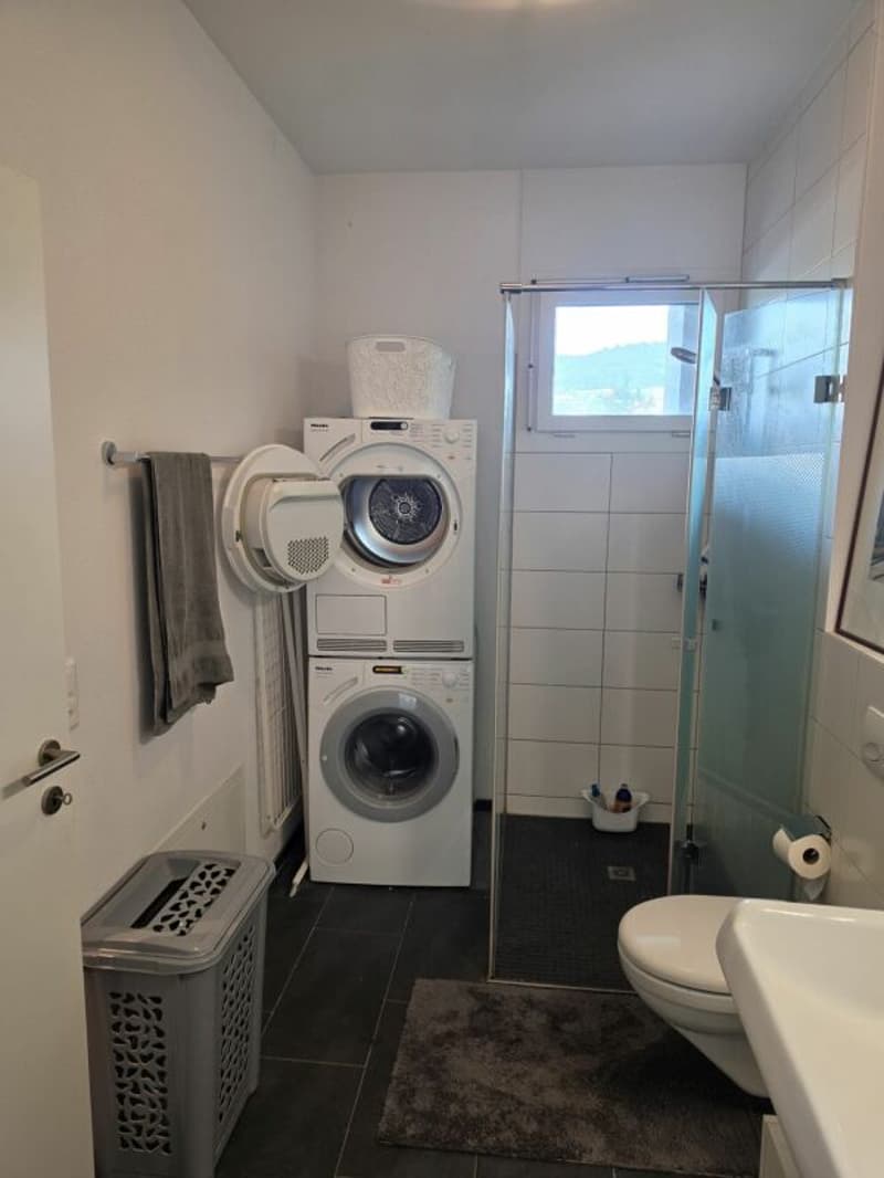 Moderne 2.5 Zimmer Minergiewohnung mit 16 m2 Balkon & Option auf E-Ladestation (5)