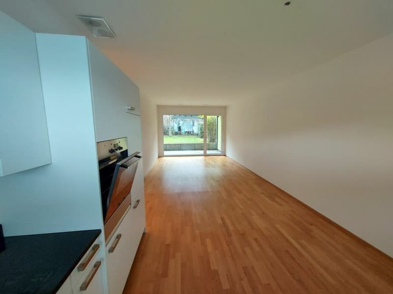 Moderne 2.5 Zimmer Minergiewohnung mit 16 m2 Balkon & Option auf E-Ladestation (3)