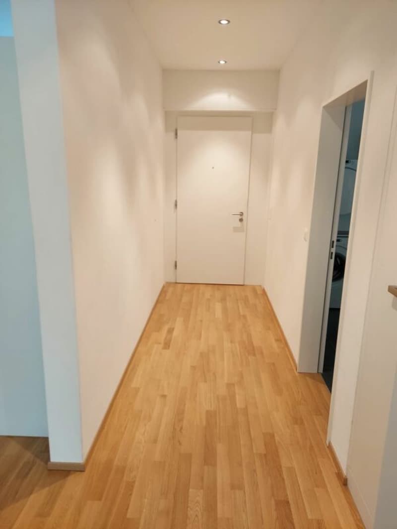 Moderne 2.5 Zimmer Minergiewohnung mit 16 m2 Balkon & Option auf E-Ladestation (7)